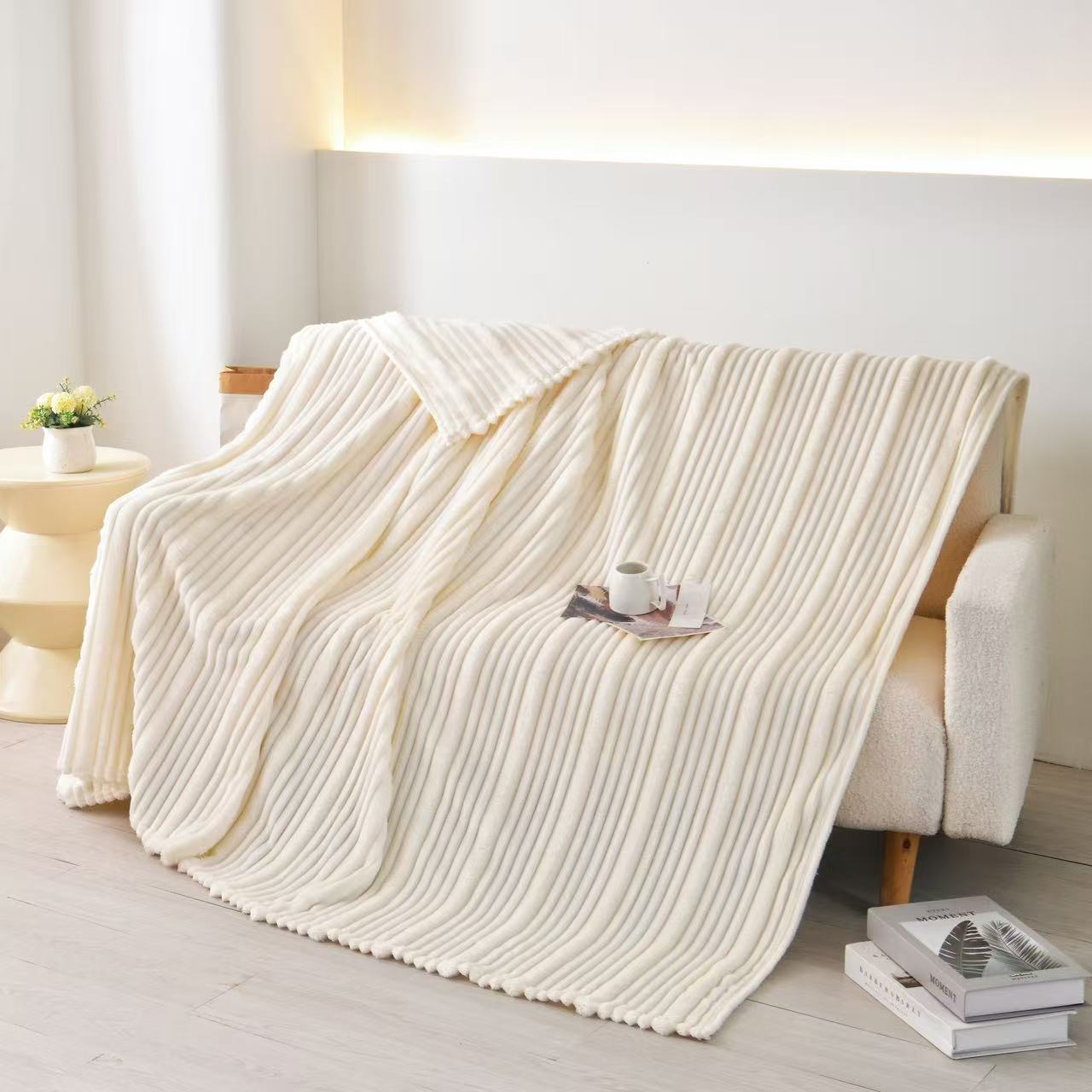 Fluffery Plush Flunnel Throw Blanket – Ultra Soft Ribbed Blanket Texture