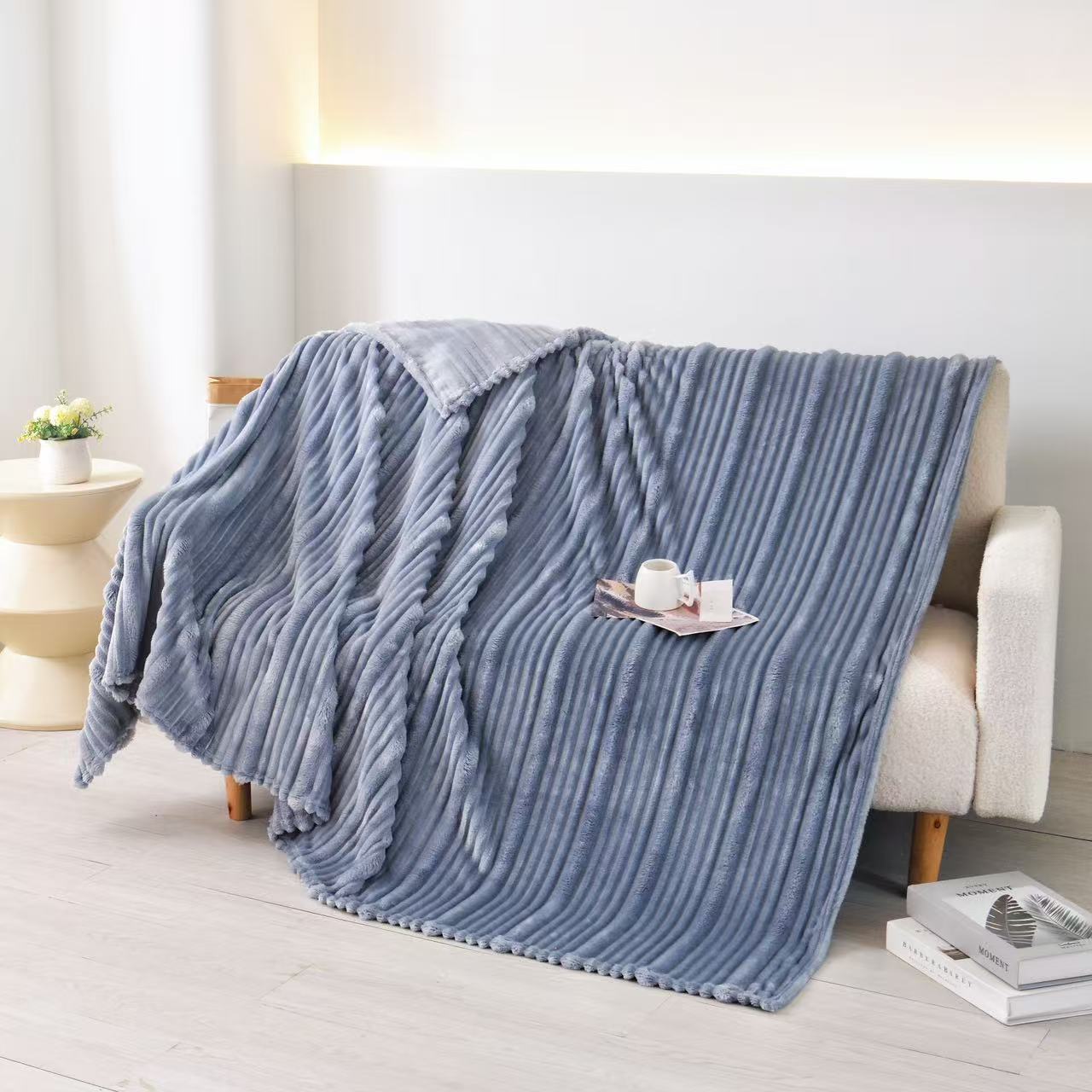 Fluffery Plush Flunnel Throw Blanket – Ultra Soft Ribbed Blanket Texture