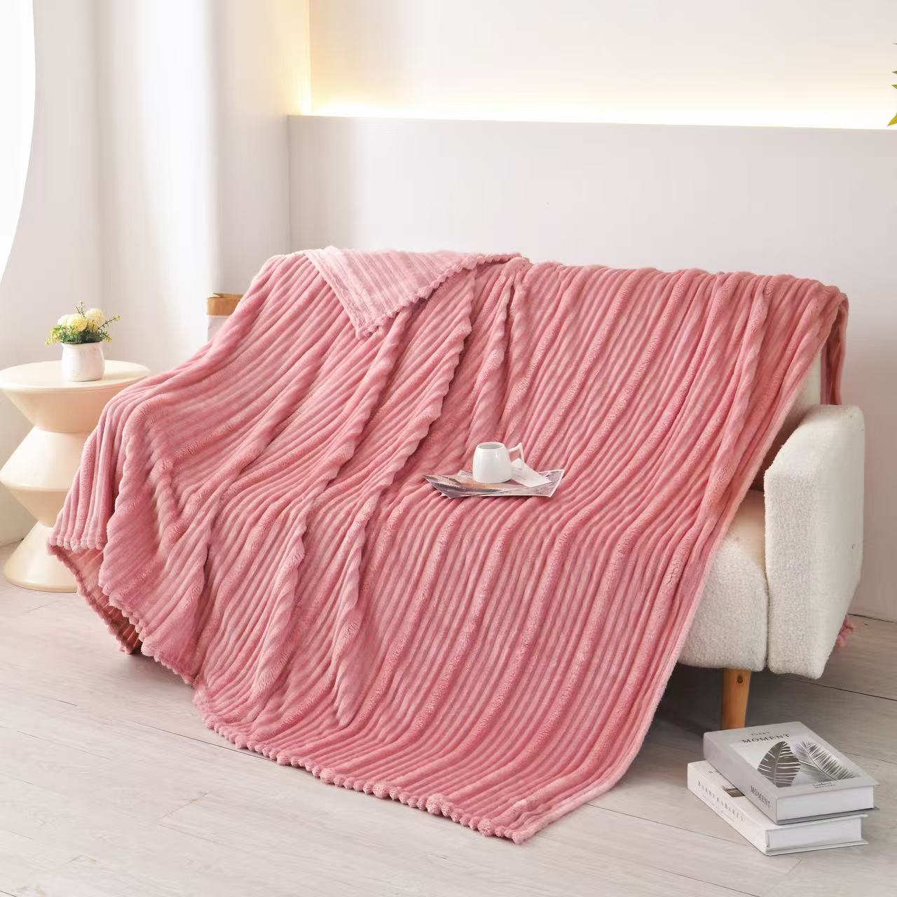 Fluffery Plush Flunnel Throw Blanket – Ultra Soft Ribbed Blanket Texture