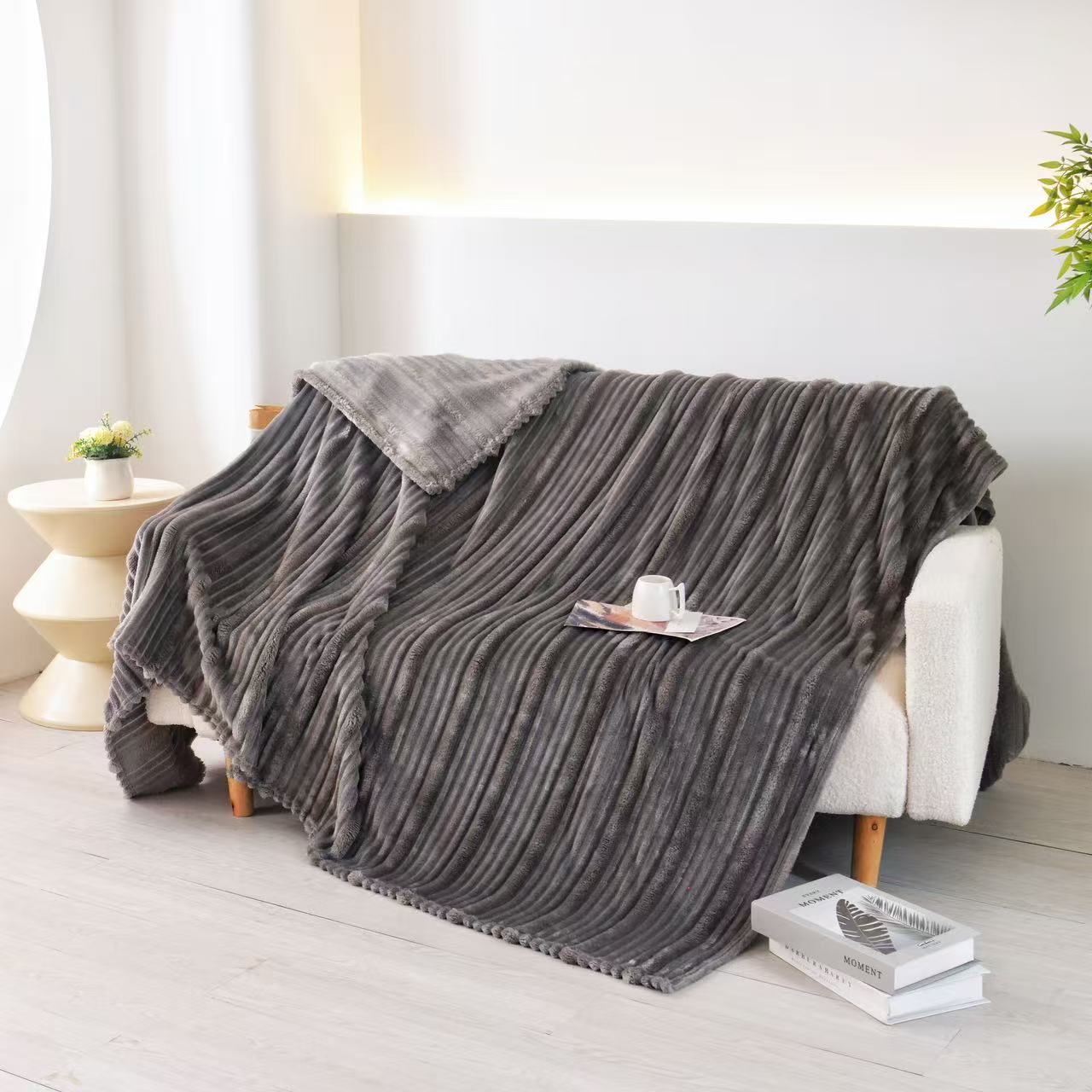 Fluffery Plush Flunnel Throw Blanket – Ultra Soft Ribbed Blanket Texture
