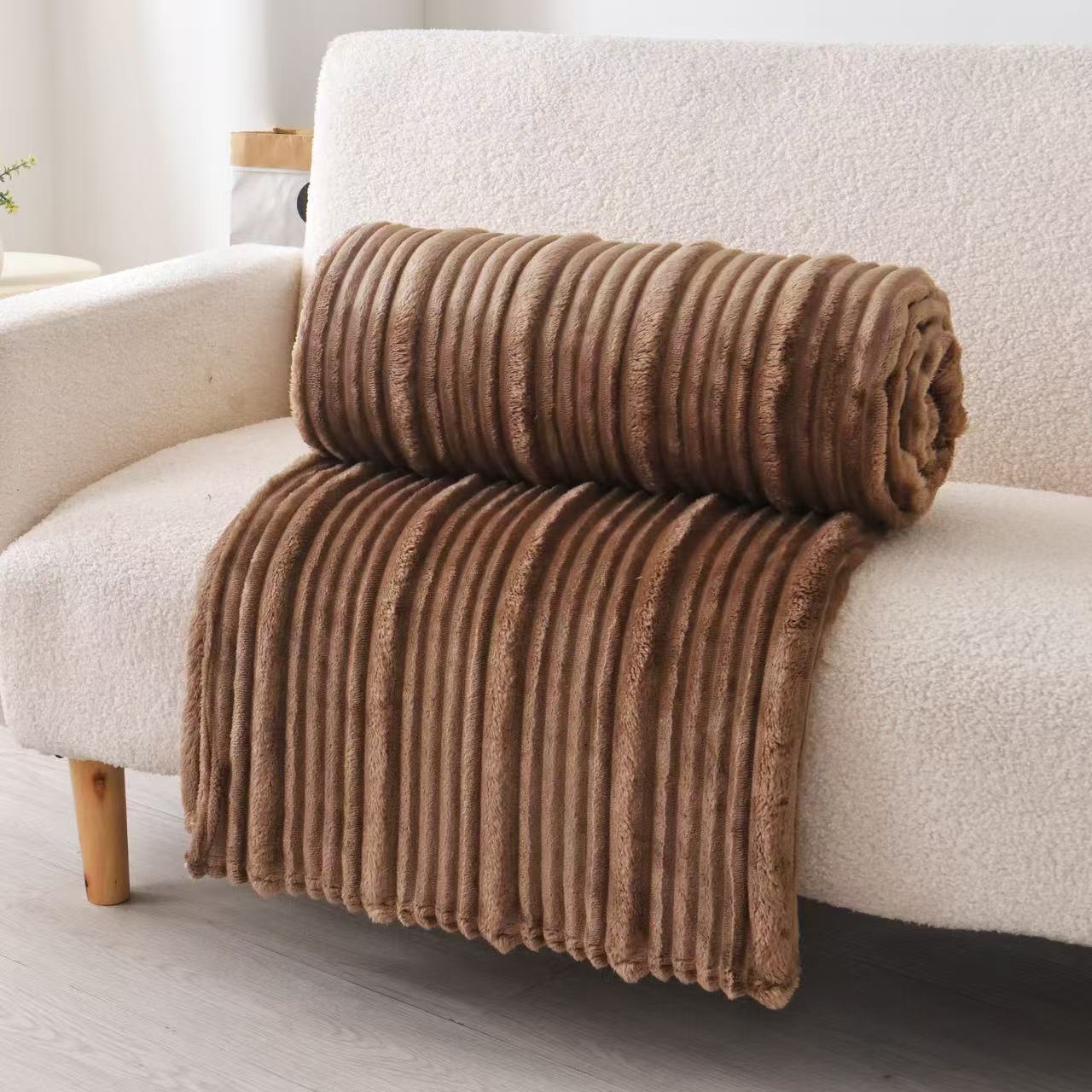 Fluffery Plush Flunnel Throw Blanket – Ultra Soft Ribbed Blanket Texture