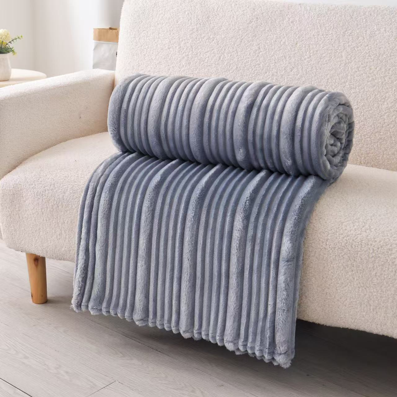 Fluffery Plush Flunnel Throw Blanket – Ultra Soft Ribbed Blanket Texture