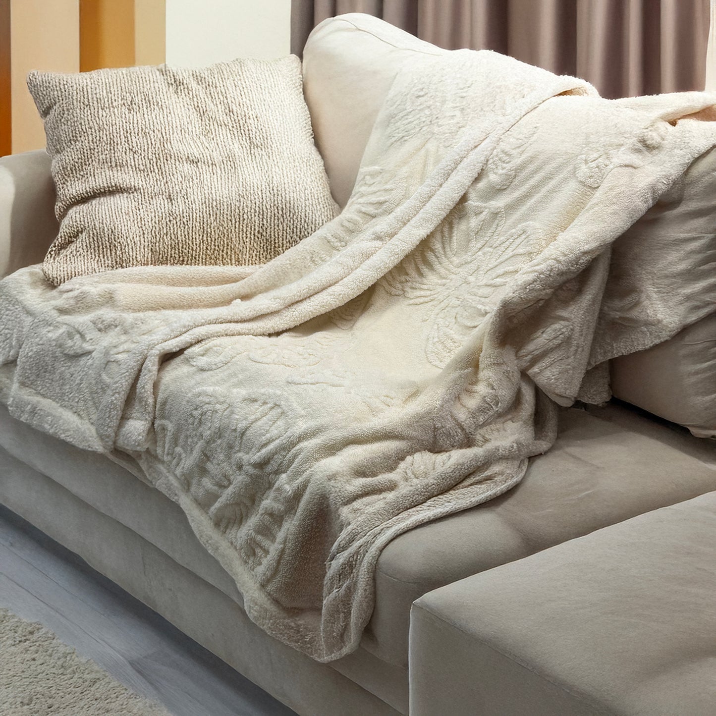 Fluffery 3D Butterfly Flannel Blanket, Queen Size (60" x 80" / 152 x 203 cm)