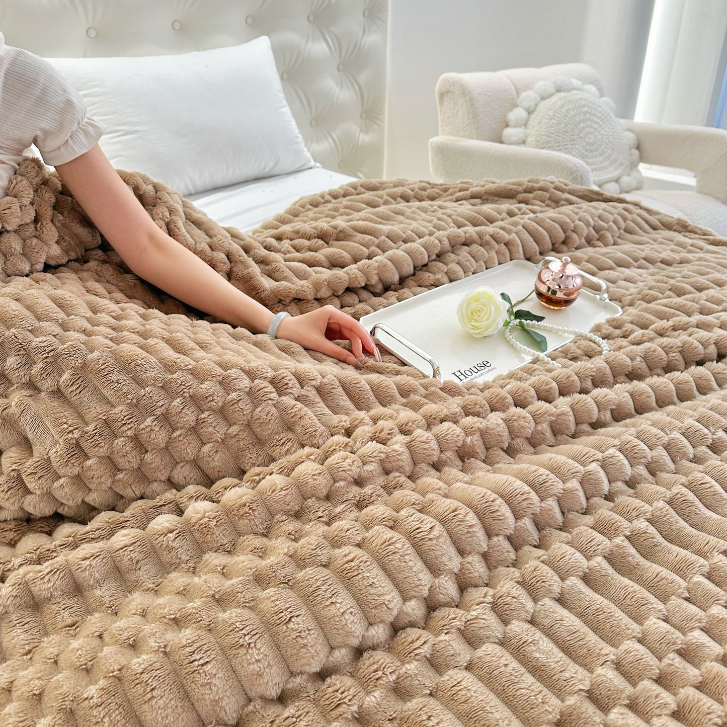 Fluffery Turtle Fleece Throw – Bubble-Texture Ultra Plush Blanket for Cozy Comfort