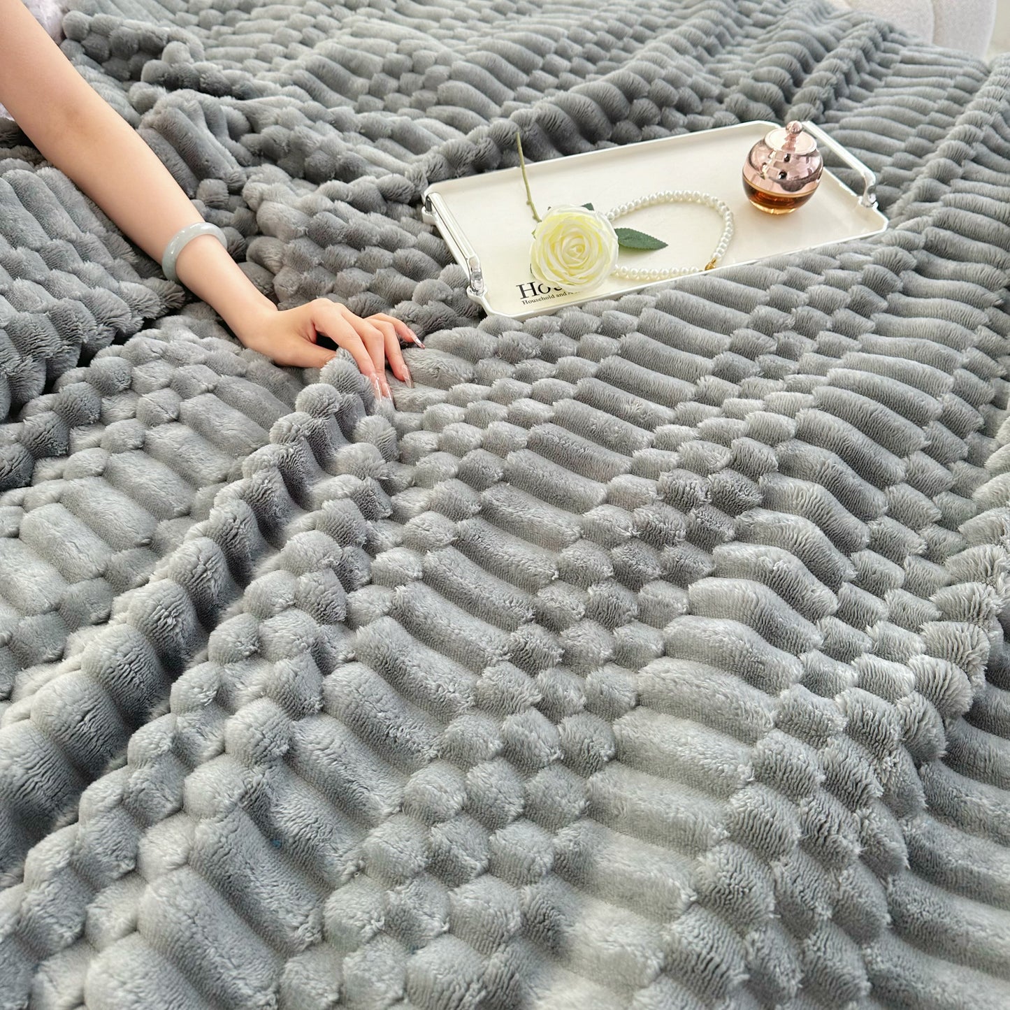 Fluffery Turtle Fleece Throw – Bubble-Texture Ultra Plush Blanket for Cozy Comfort