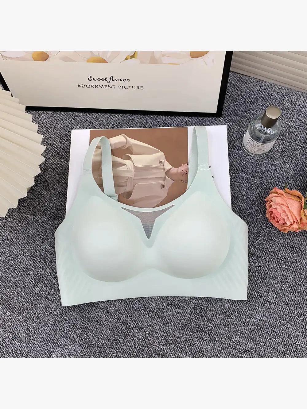 Texlina Women’s Seamless V-Cut Sports Bra – AeroFlex™ Sculpt Series (12 PCs/Pack)